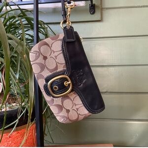 Coach Bleecker Khaki Jacquard & Leather
Brass Hardware Clutch Wristlet EUC